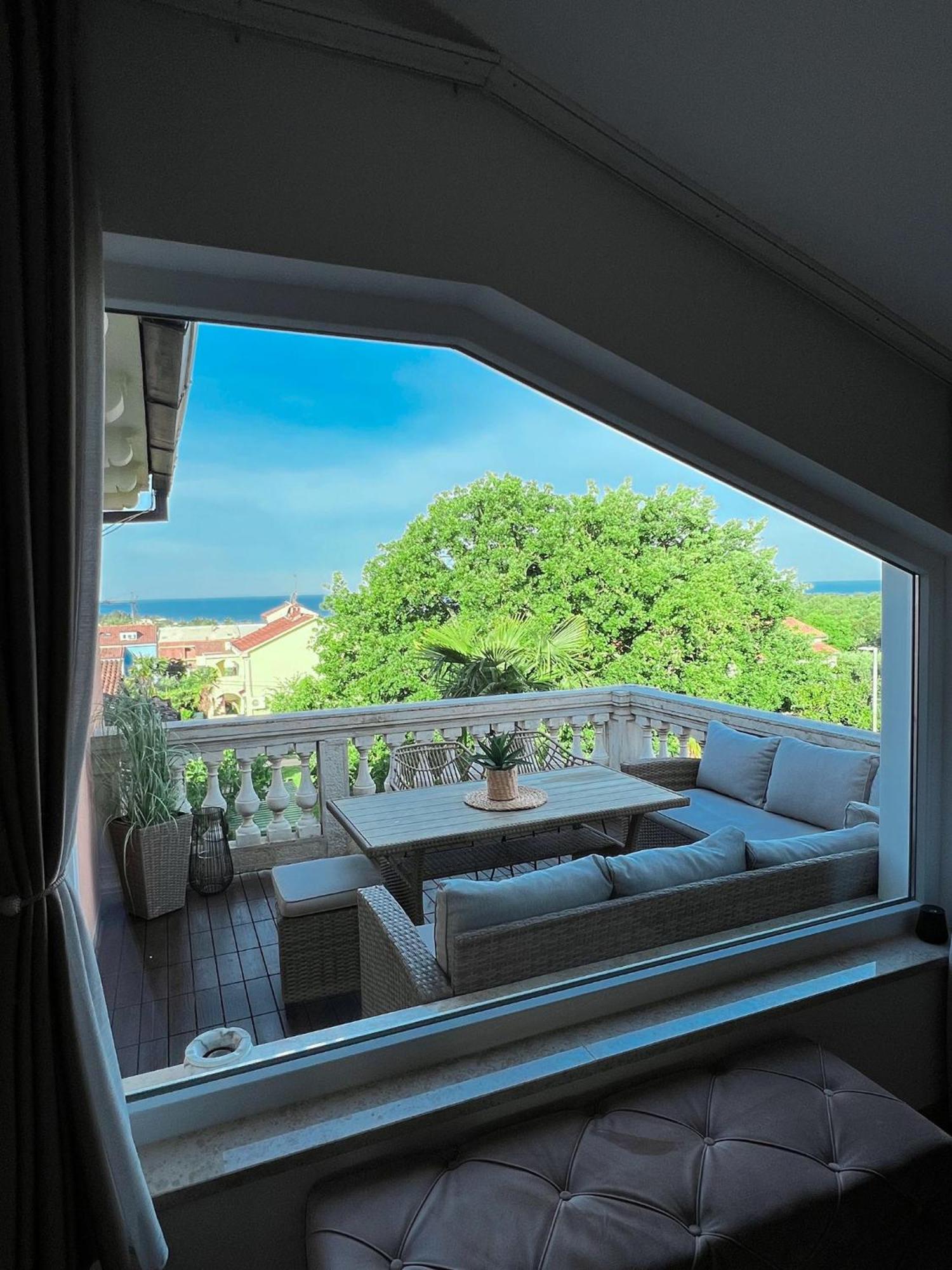 Premium Seaview *