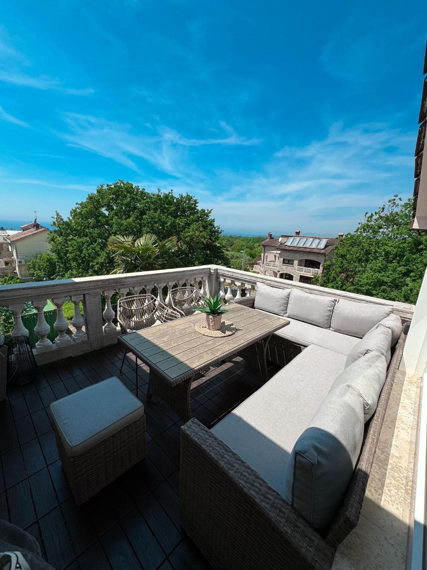 Premium Seaview Apartment